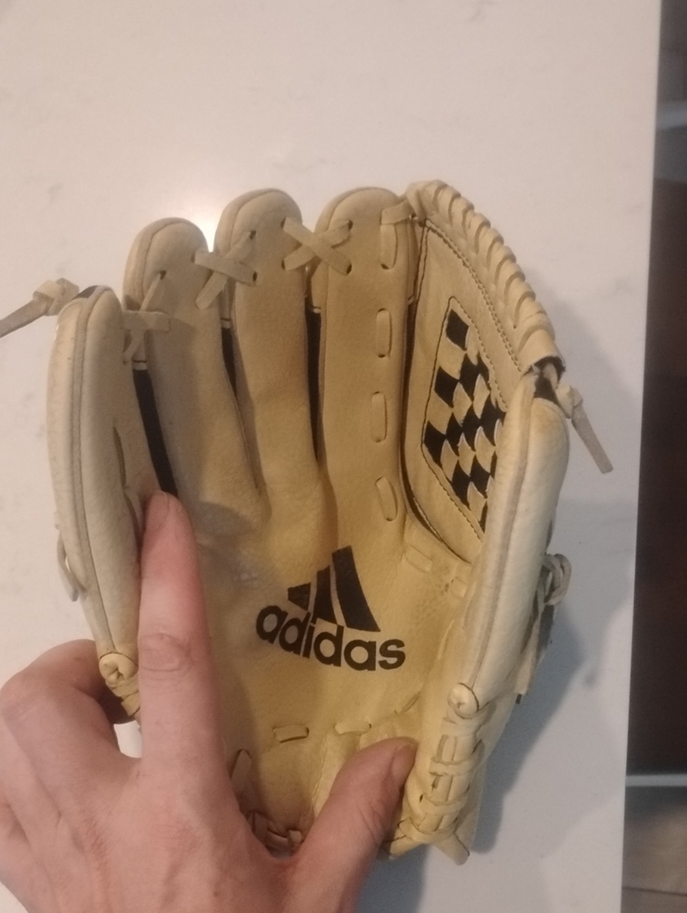 Lefty adidas Beige and Black Leather Baseball Glove